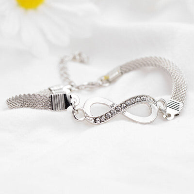 Elegantes Infinity-Armband