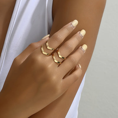 Nia - Goldener hohler mehrschichtiger Fingerring für Frauen