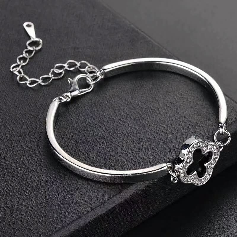 DanglyBracelet | Armbänder für Frauen