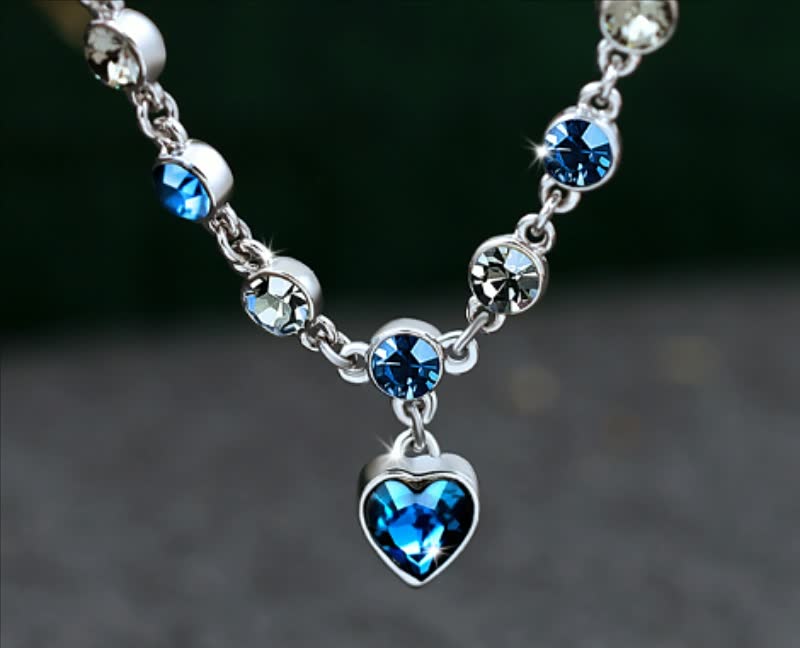 BlueBracelet: Armband mit blauem Stein für Frauen